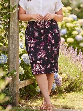 Ricki’s Floral Pencil Skirt XL Black  Stretch NWT